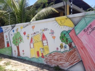 Centro Social Roger Cunha inaugura fachada decorada com Desenhos das Crianças
